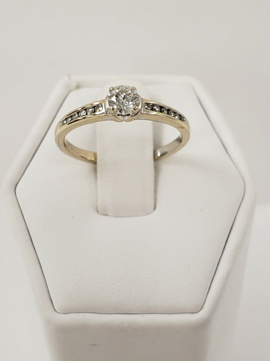 (I-838-368A) 18K White Gold Diamond Ring