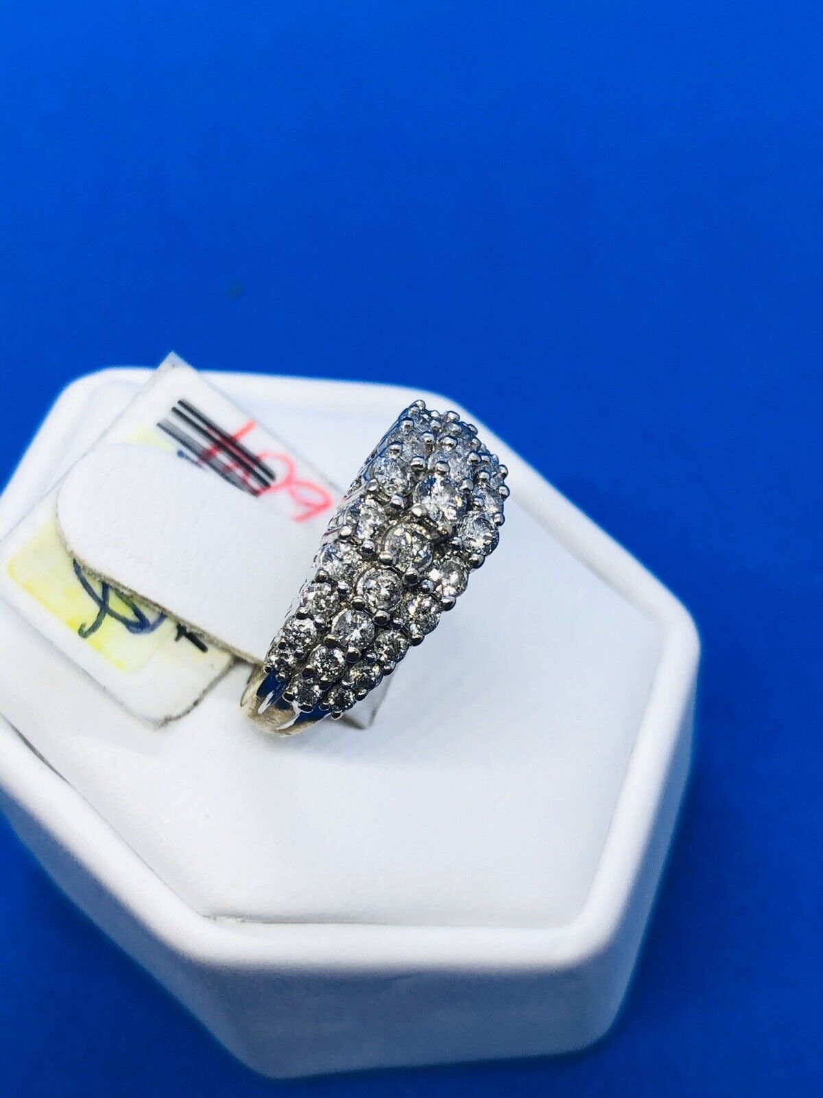 (N11328) White Gold Ring w/ Diamonds