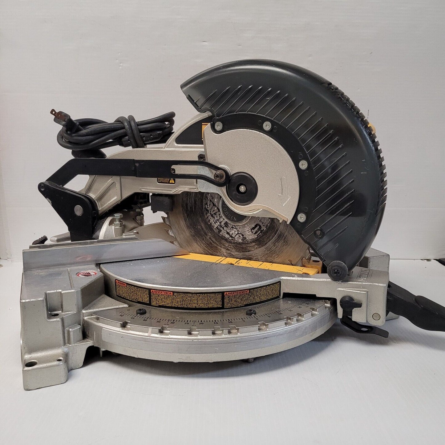 (43576-1) Dewalt D705-04 Miter Saw