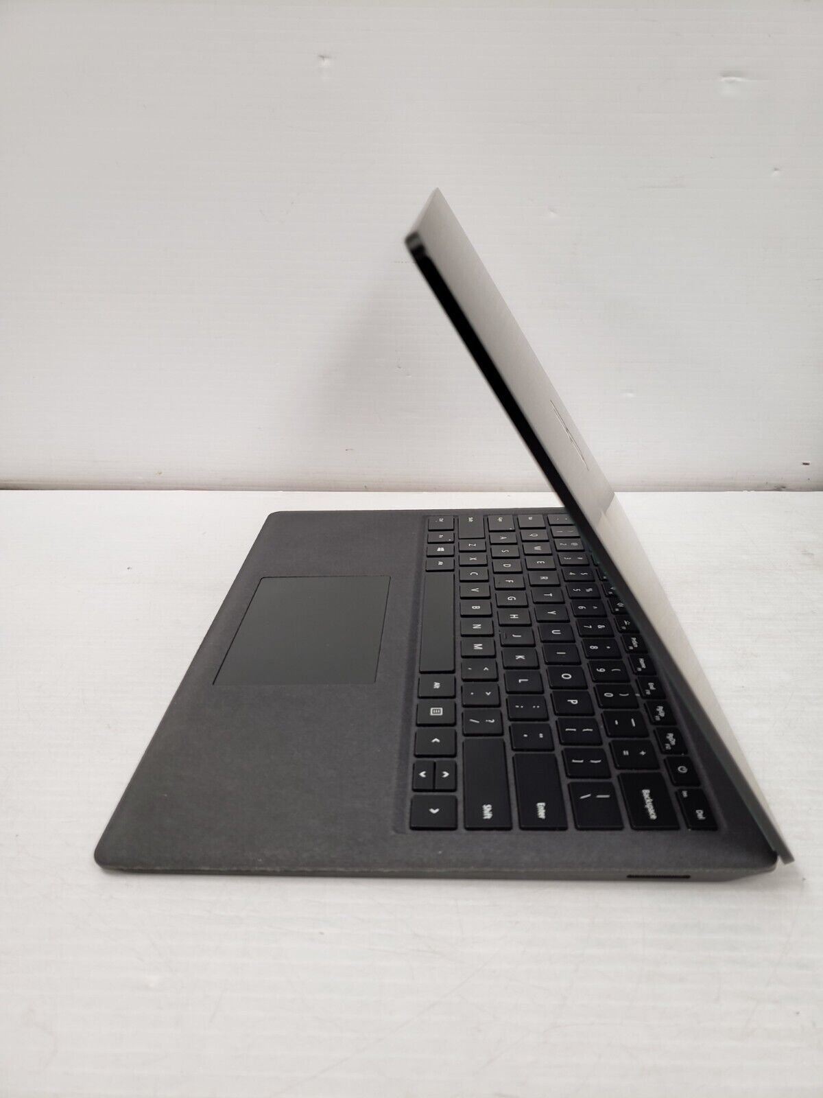 (37881-1) Microsoft 1769 Laptop