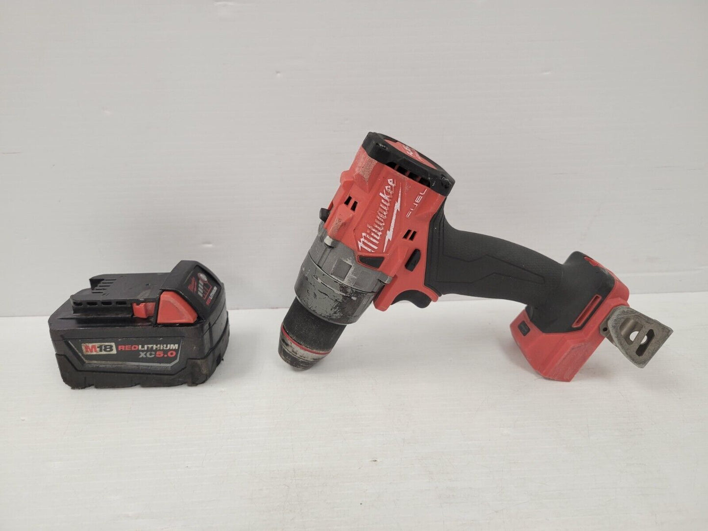 (52366-2) Milwaukee 2904-20 Hammer Drill