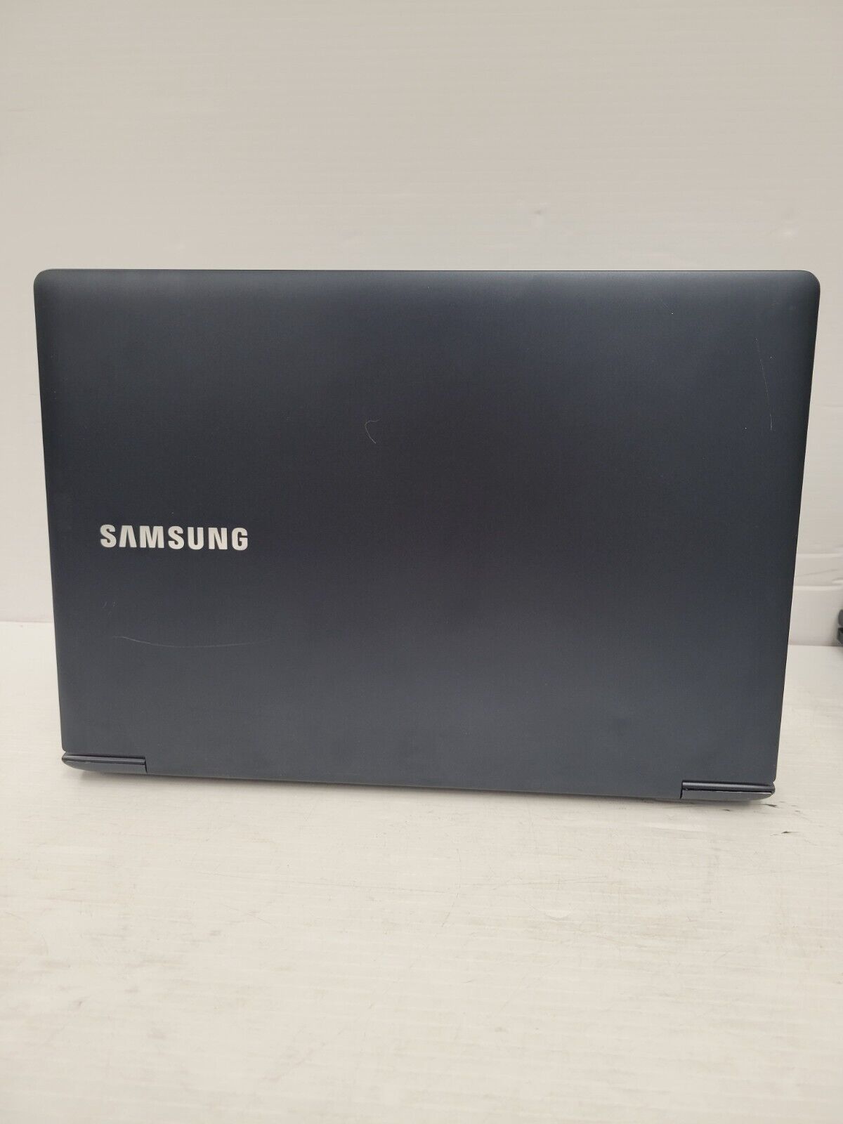 (42645-1) Samsung NP940X3G Laptop