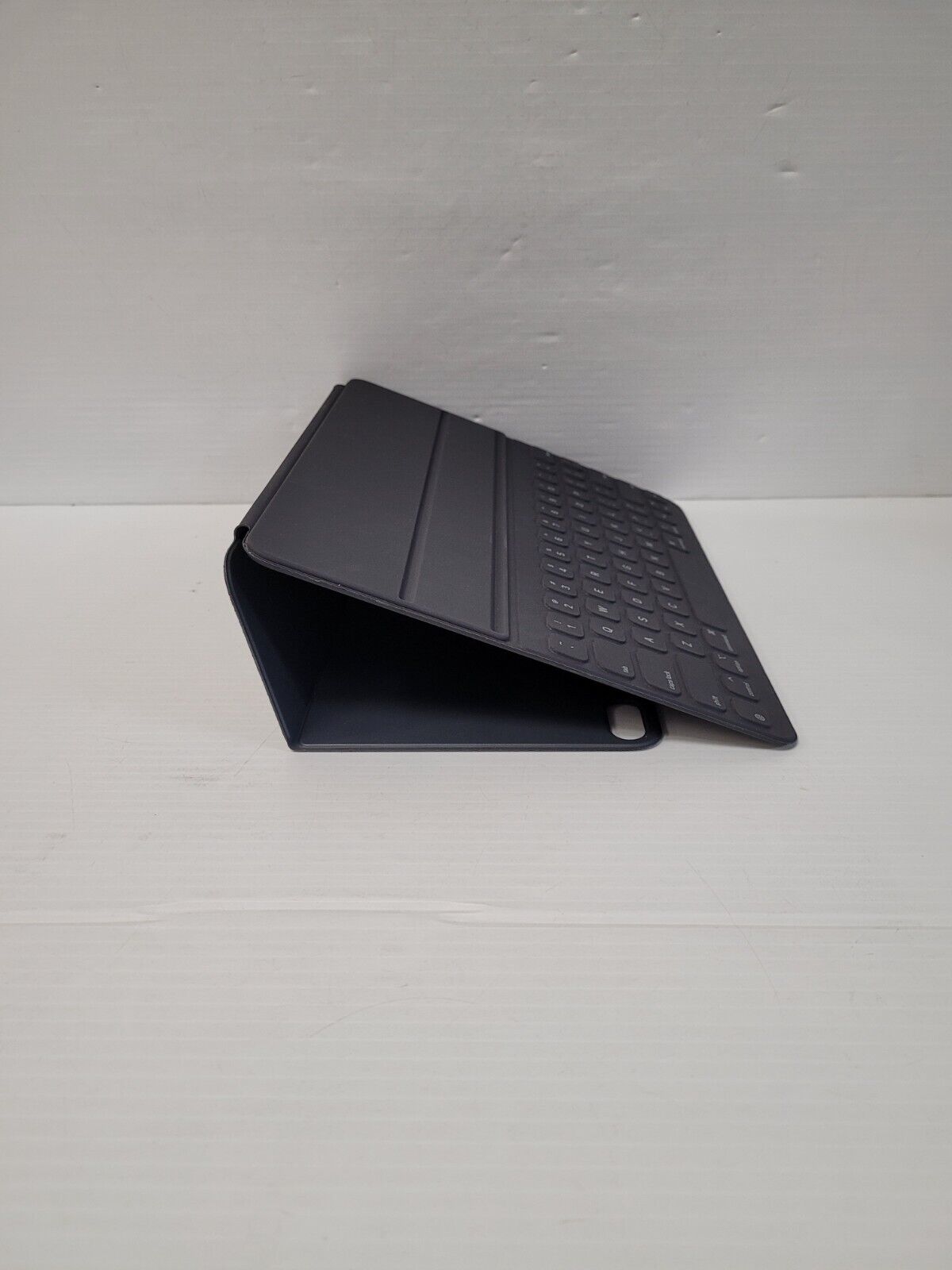 (N79633-1) Étui folio pour clavier intelligent Apple A2039