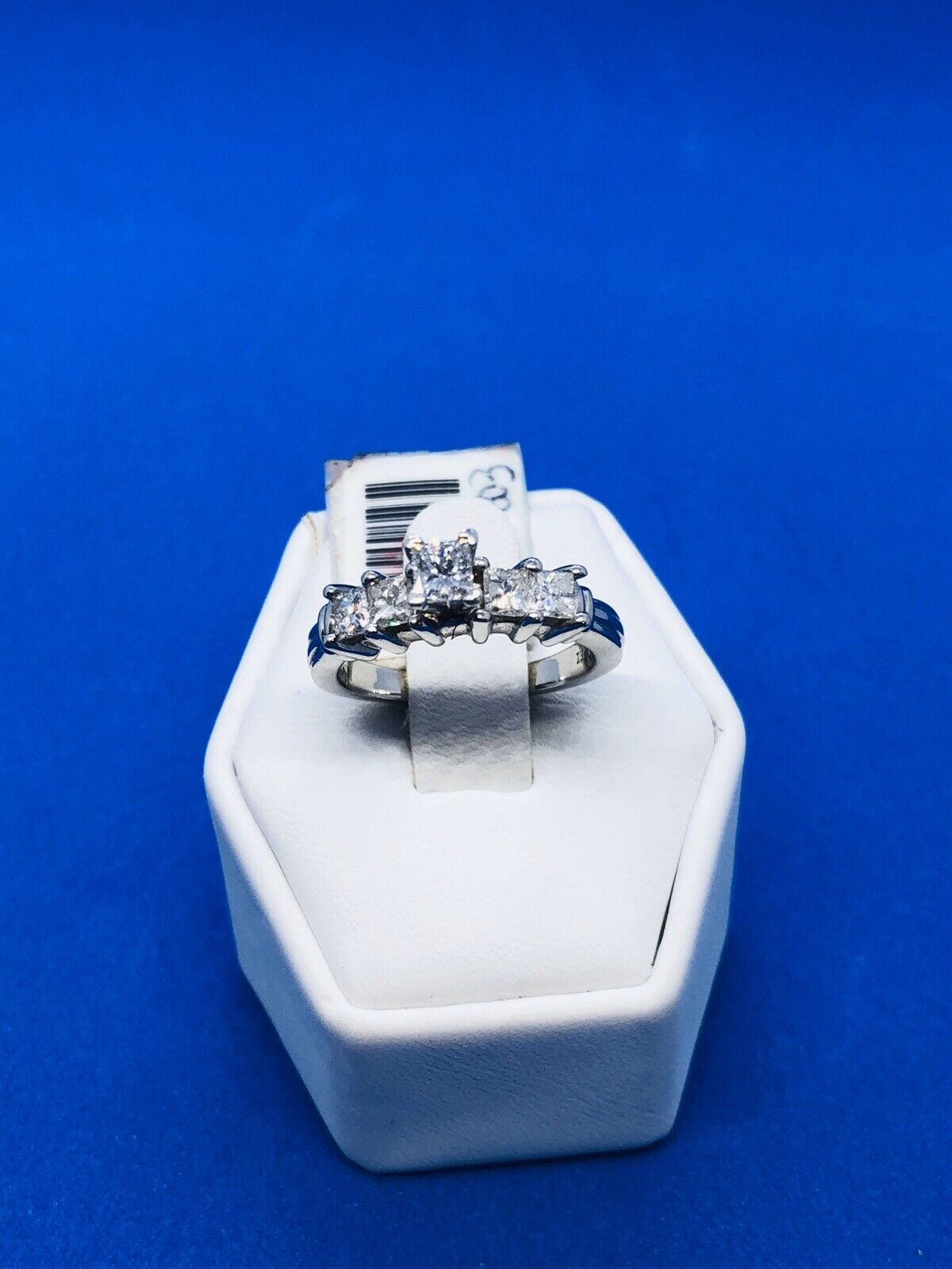 (N7867) Magnifique bague en or blanc et diamants