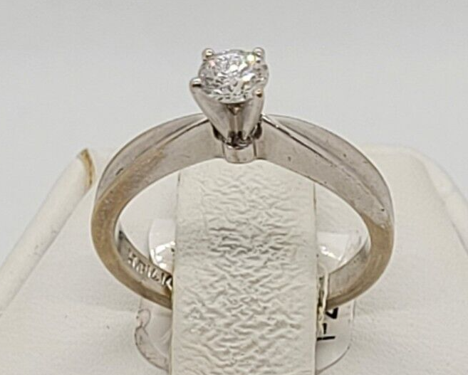 (NI-2330) Ladies 14K White Gold Ring