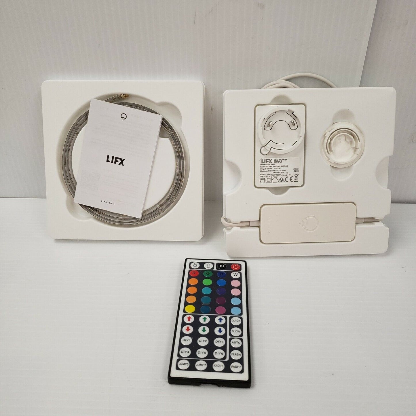 (15942-1) Rétroéclairage LED intelligent Lifx LZTV1MA