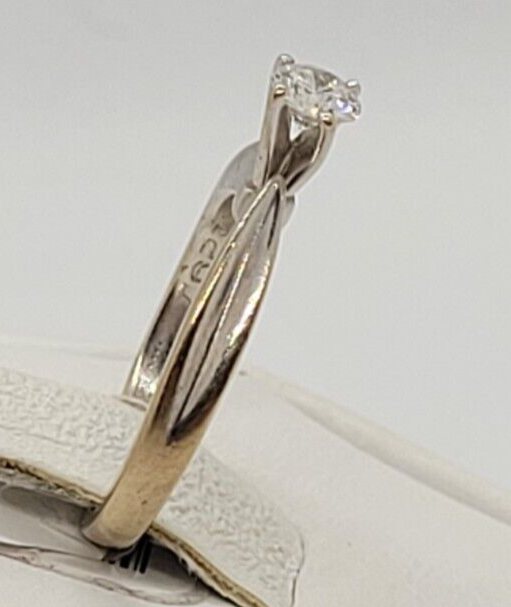 (NI-2330) Ladies 14K White Gold Ring