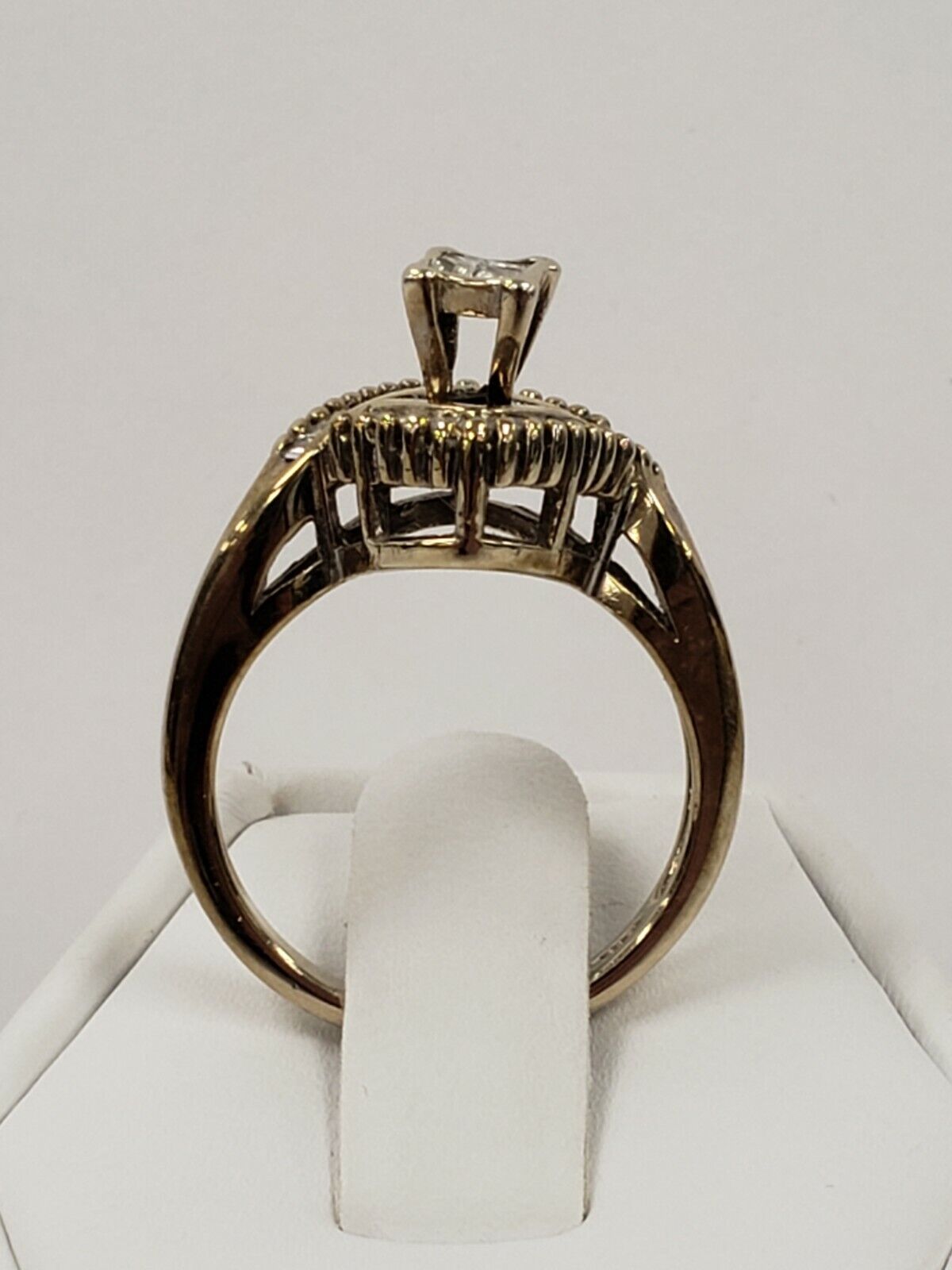 (I-6944- 060) 14k White Gold Diamond Ring