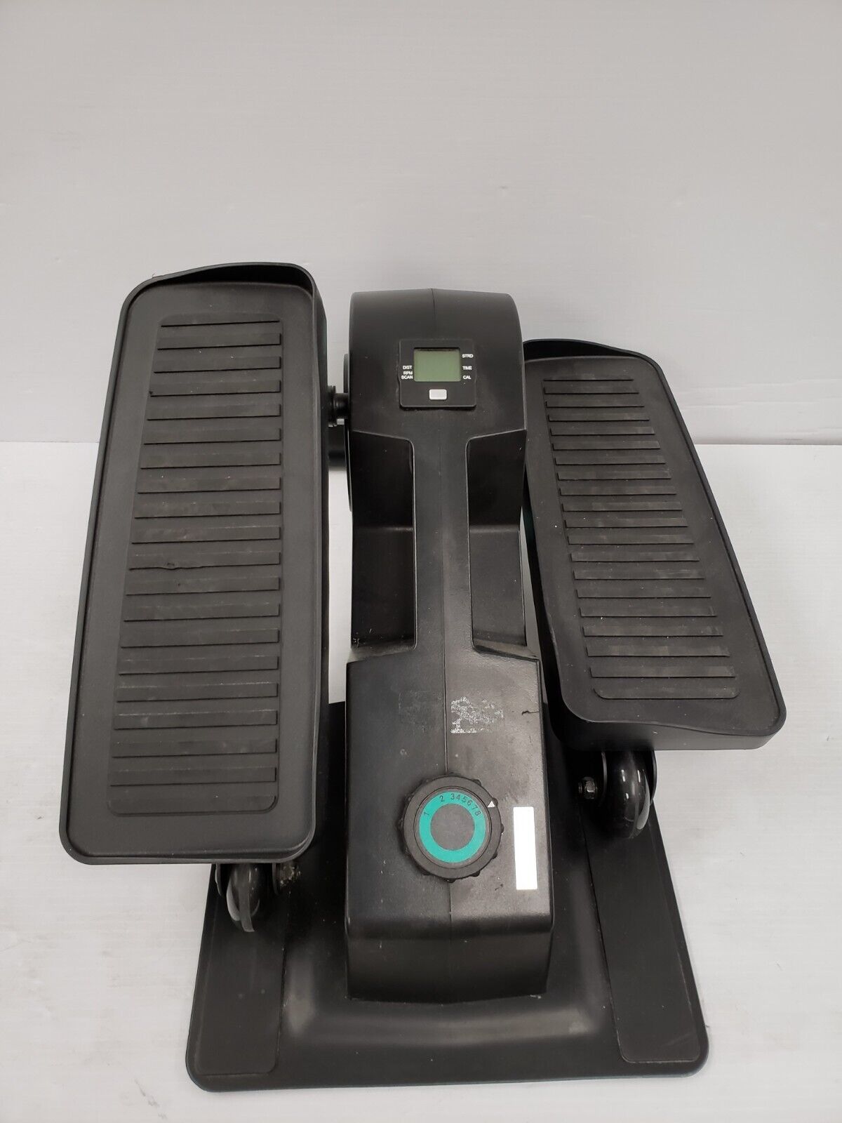 (39860-1) Cubii F3A2 Seated Elliptical Trainer