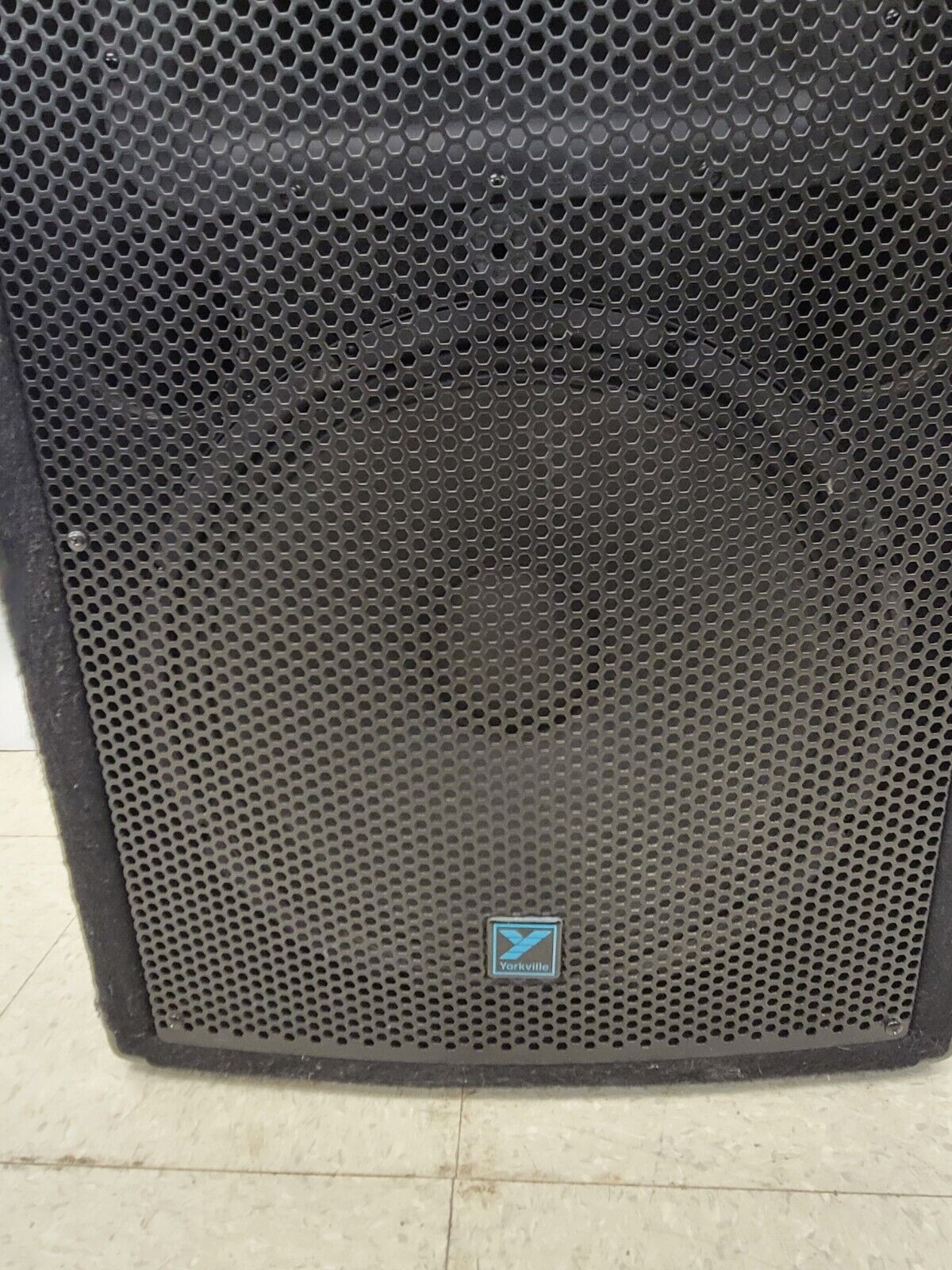 (55145-1) Yorkville YX15P Speakers