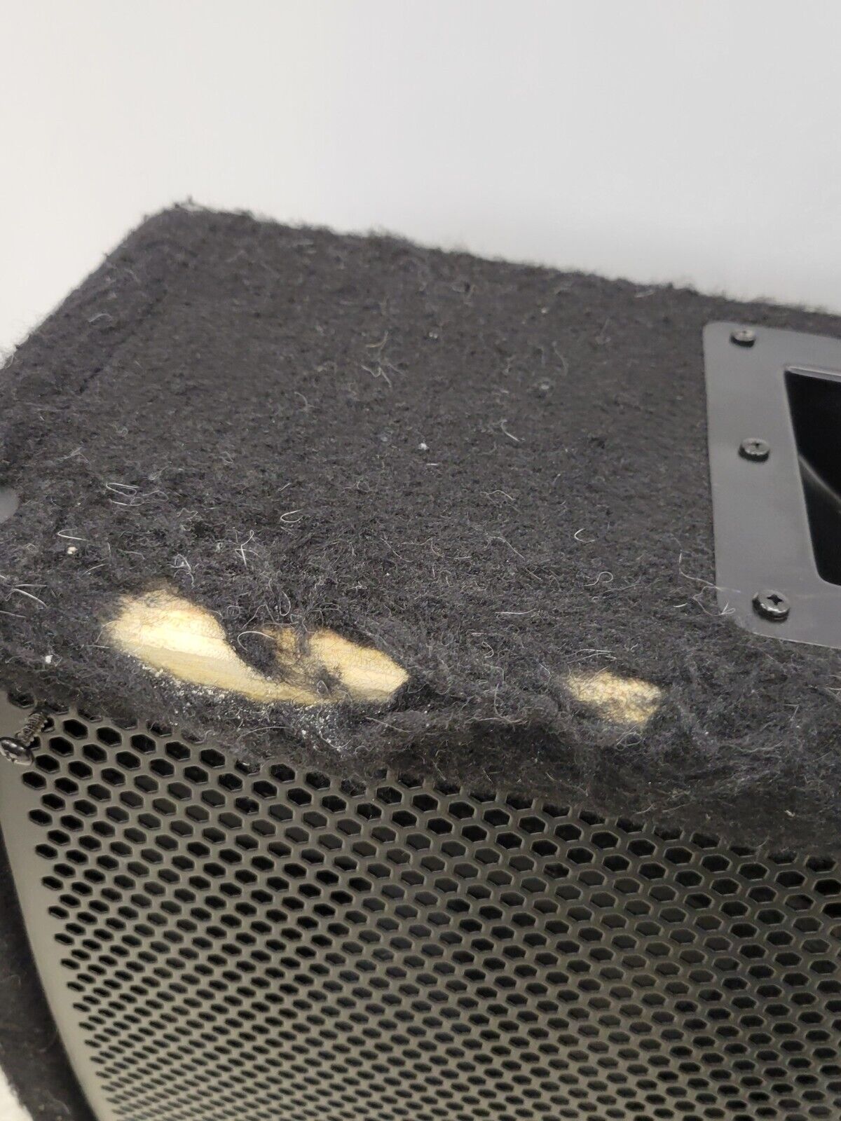 (55145-1) Yorkville YX15P Speakers