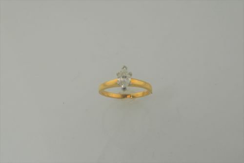 (N11357-307A) 18K GOLD AND PLATINUM DIAMOND SOLITAIRE RING