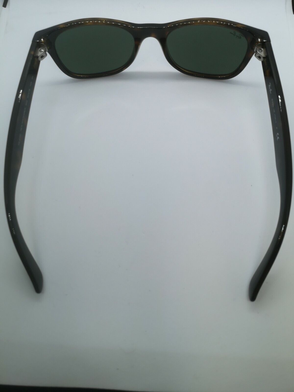 (N013619) Ray-Ban Wayfarer Sunglasses