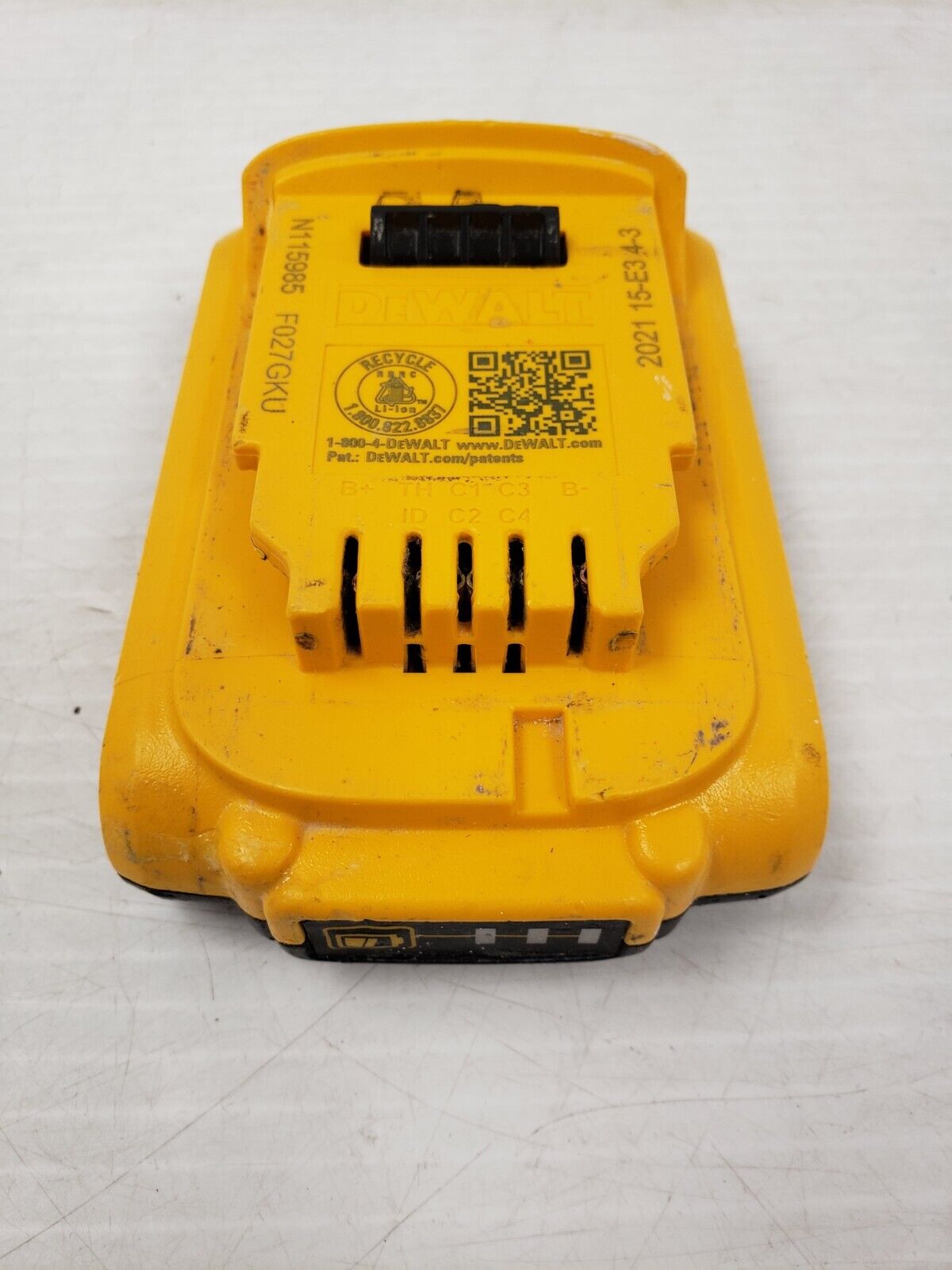 (44274-12) Dewalt DCB203 Battery