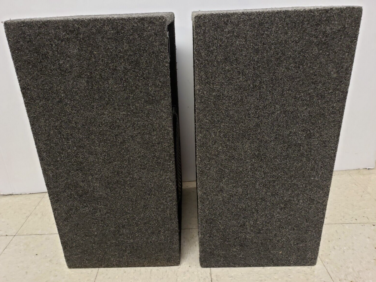 (47360-I) Acoustic Response M-1440 Monitor Speakers