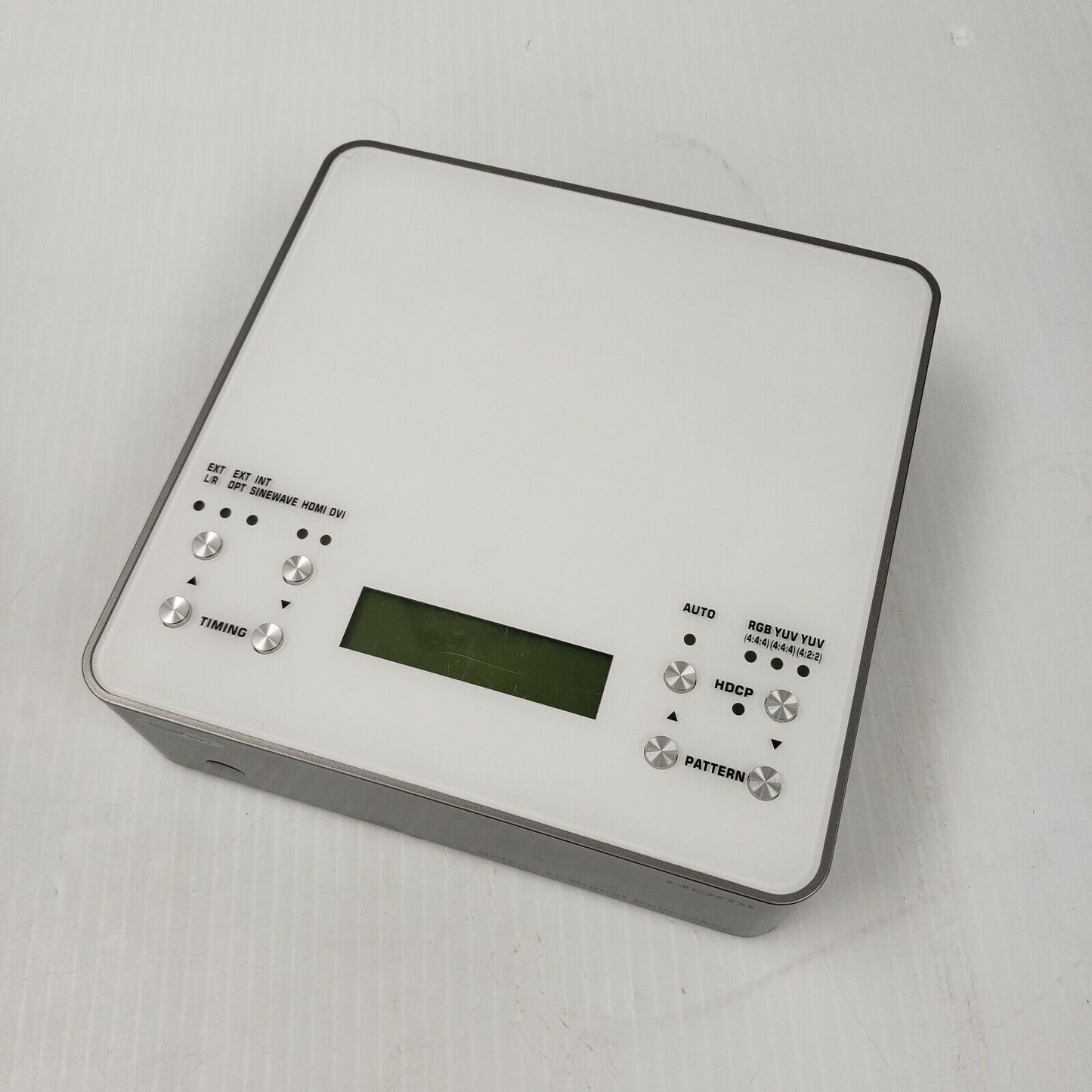 (I-3110) Genfen EXTGEFENT TV Signal Generator