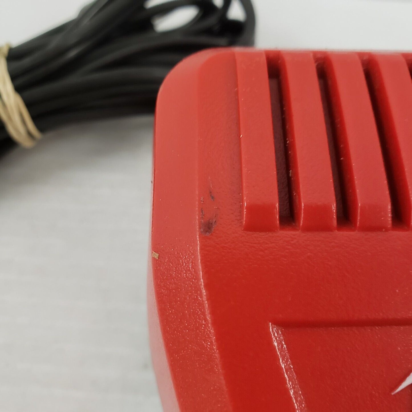 (50159-2A) Milwaukee 48-59-2401 Battery Charger