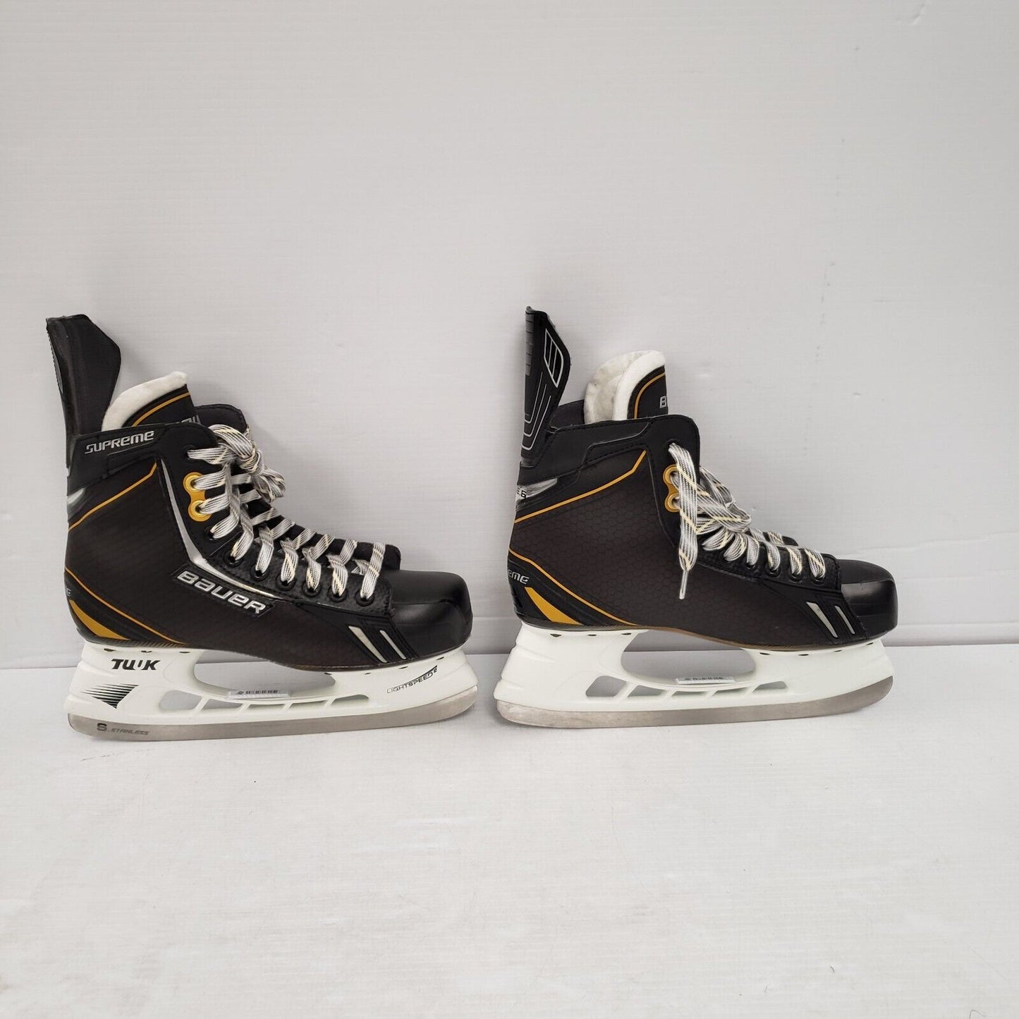 (40195-1) Reebok Supreme One Skates - Size 8