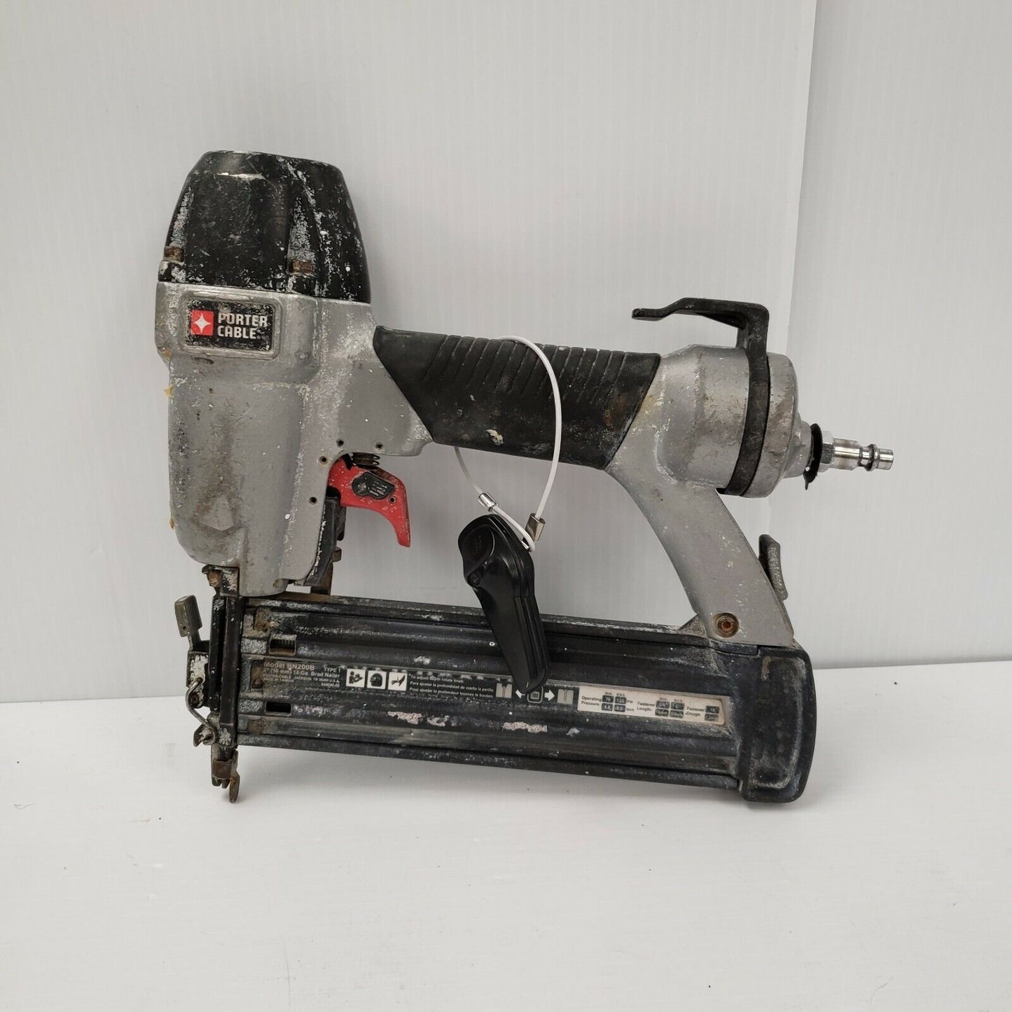 (17942-3) Porter Cable BN200B Air Nailer