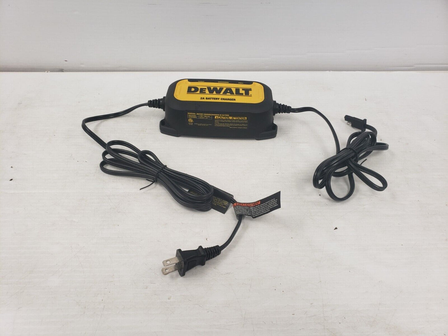 (46103-5) Chargeur de batterie Dewalt DXAEC2CA