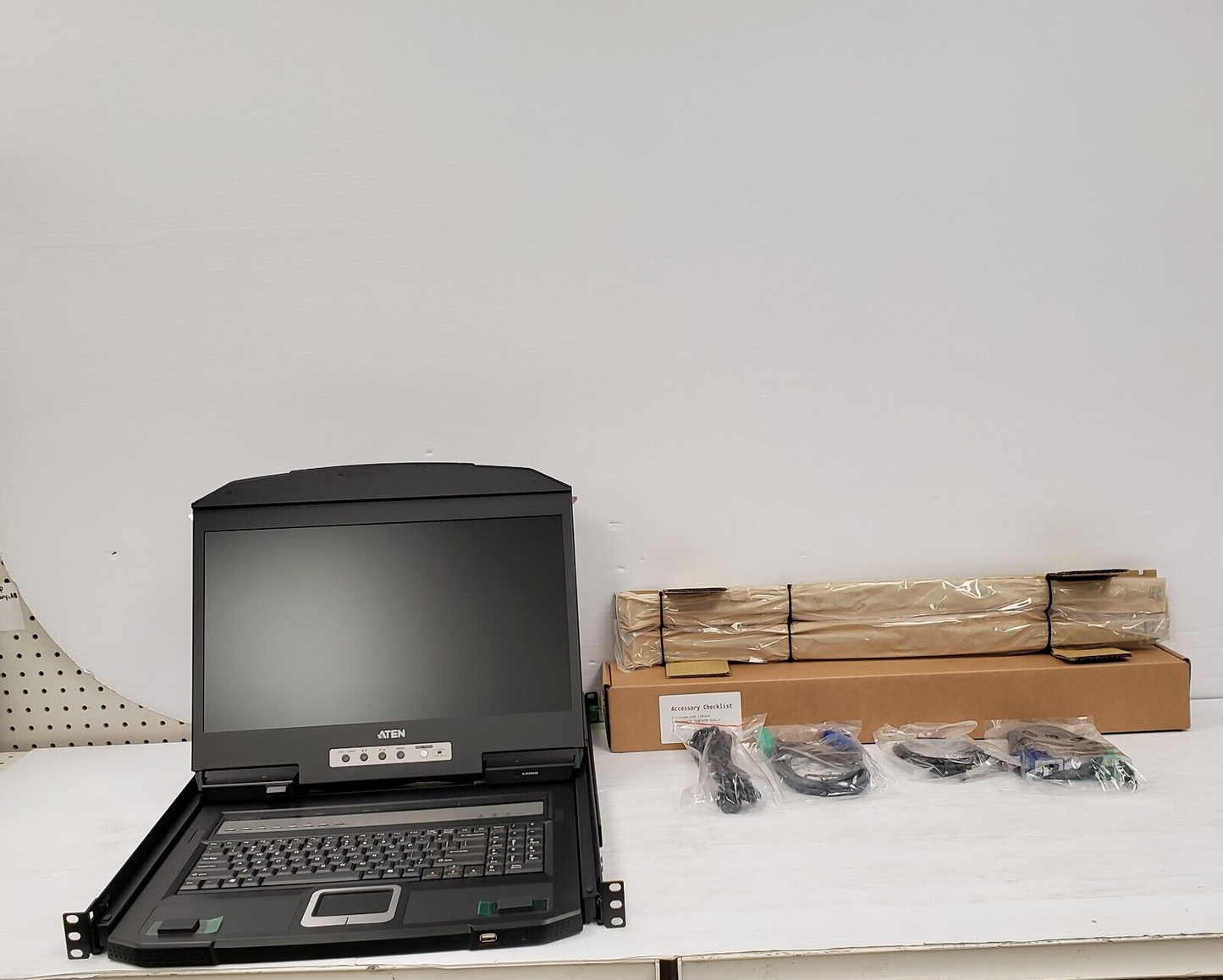 (55952-1) Aten CL3108NX Monitor