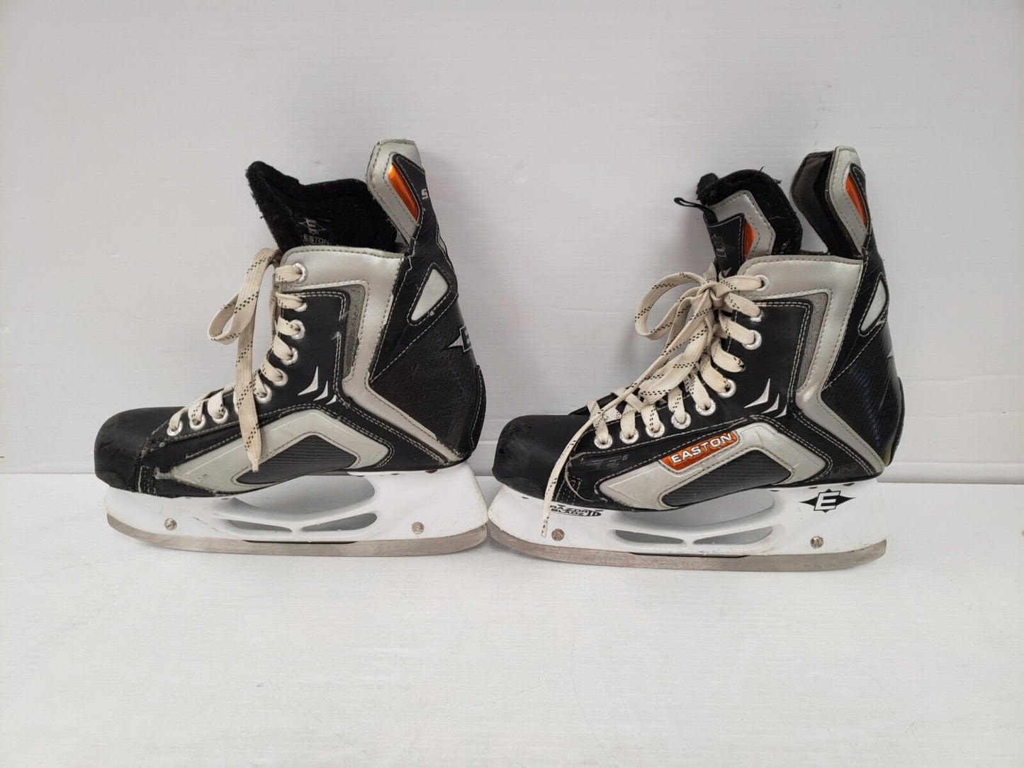 (50954-2) Easton Skates - Sz. 7.5D