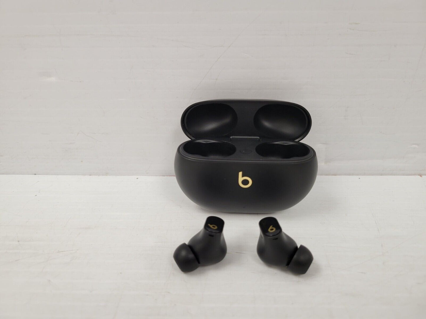 (52925-1) Beats Studio Buds+ Ear Buds