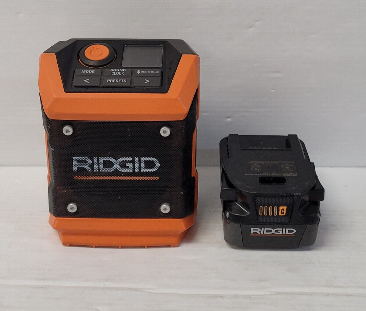 (N80802-4) Ridgid R84088 Work Radio