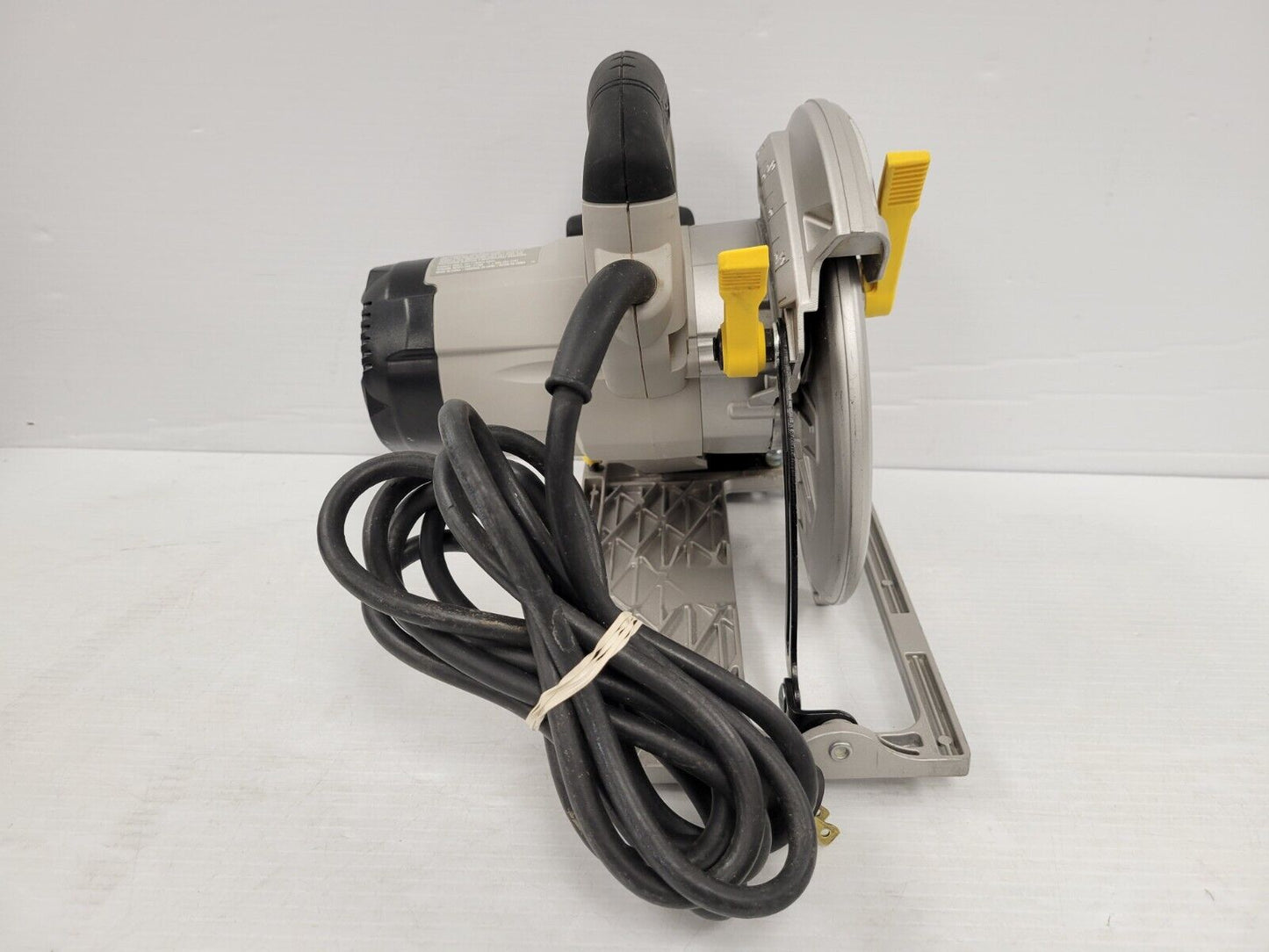 (51727-1) Scie circulaire Stanley FME305