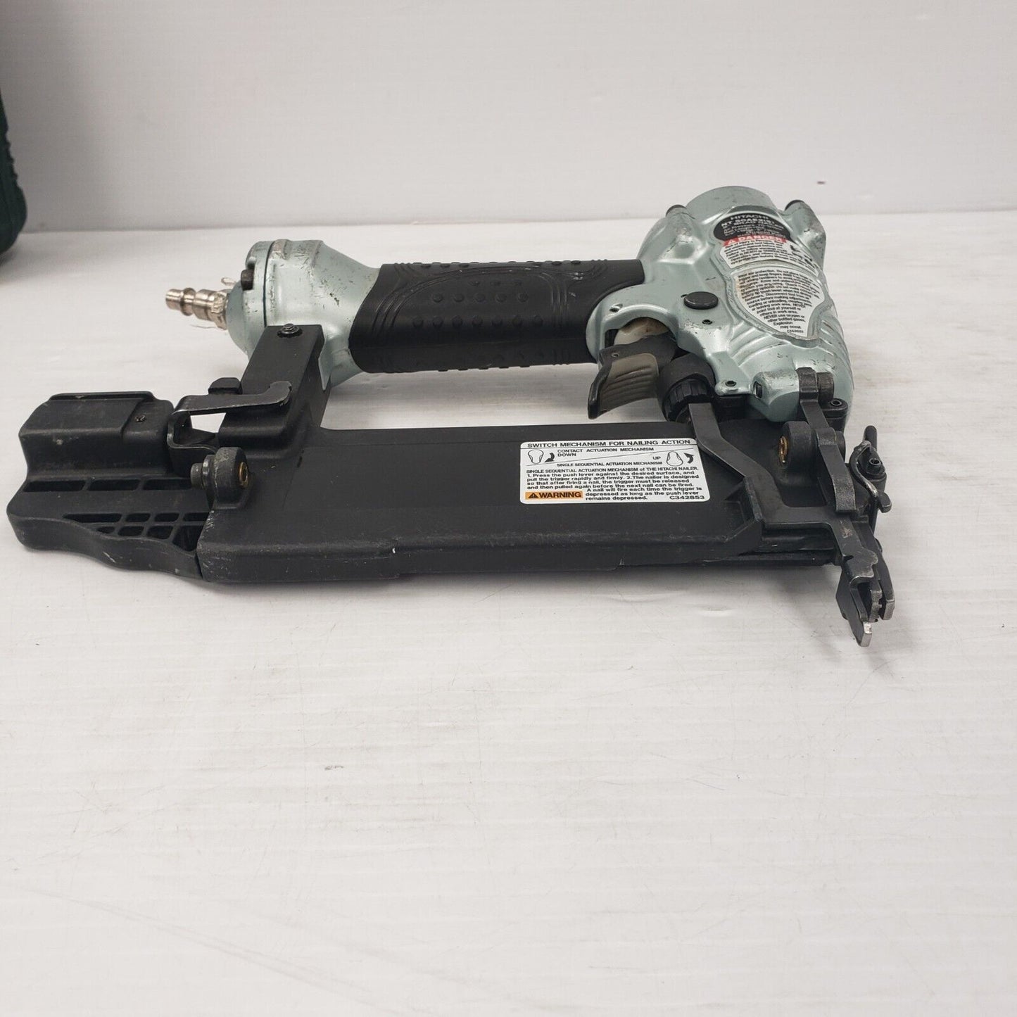 (27851-1) Hitachi NT50AE2 Air-Nailer