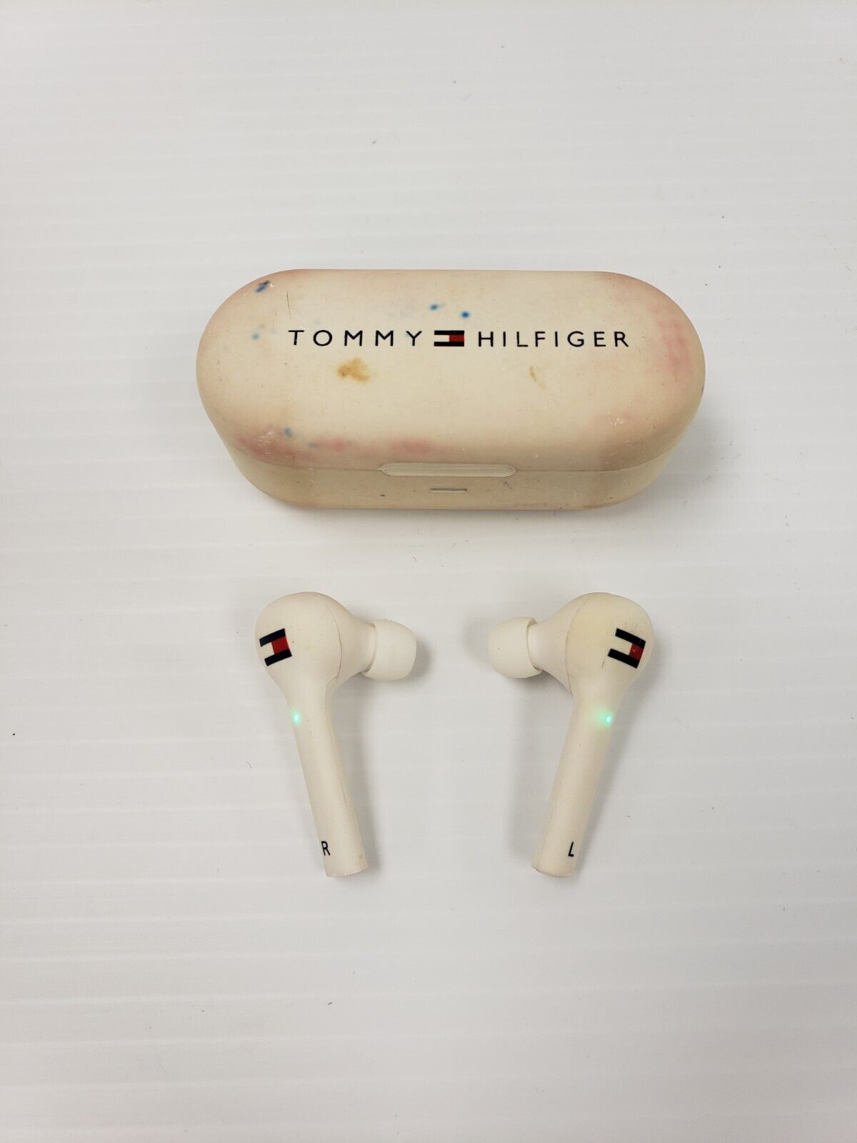 (40400-1) Tommy Hilfiiger Wireless Ear Buds