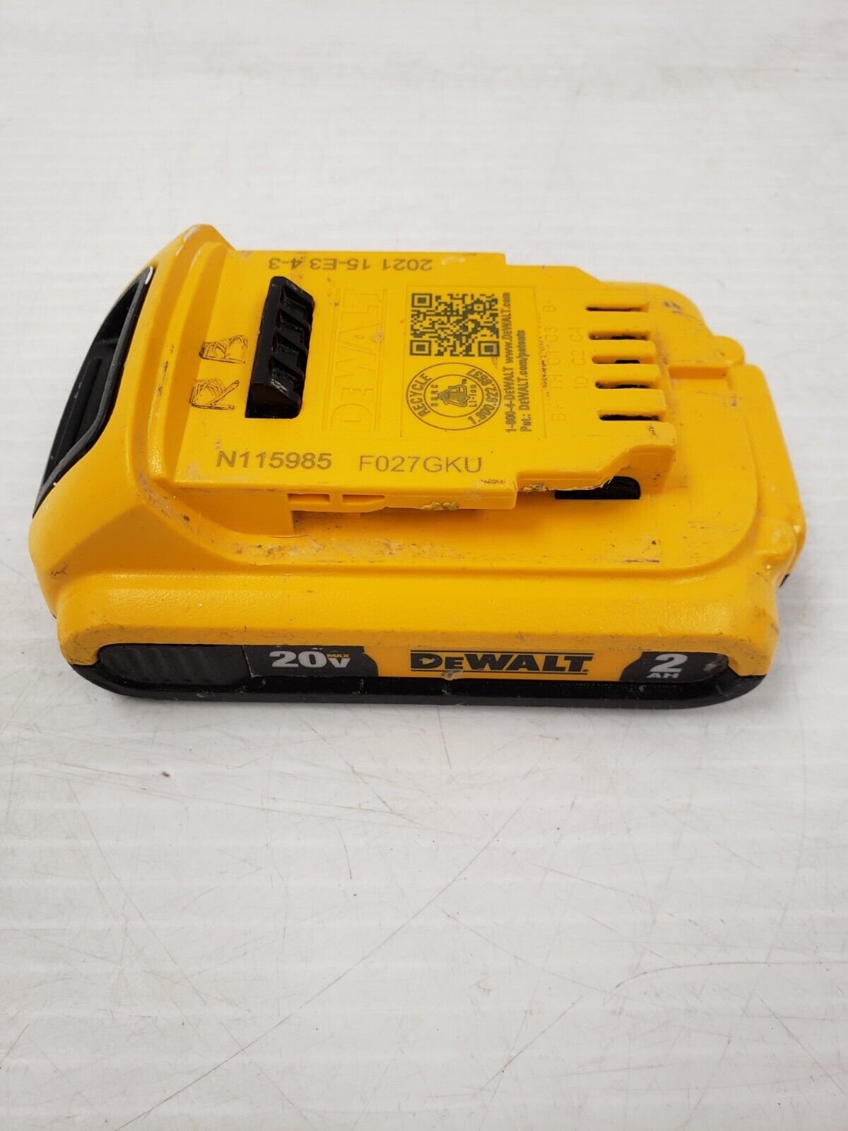 (44274-12) Dewalt DCB203 Battery