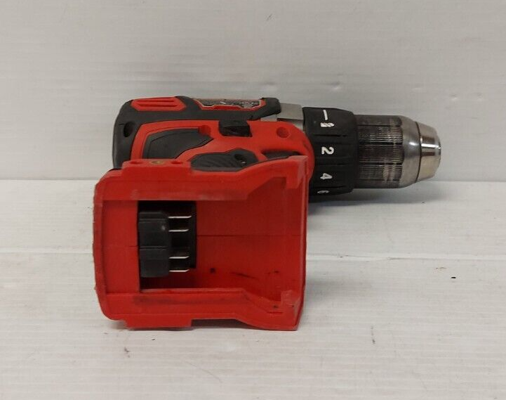 (N81435-1) Perceuse/visseuse Milwaukee 2606-20 1/2" avec batte