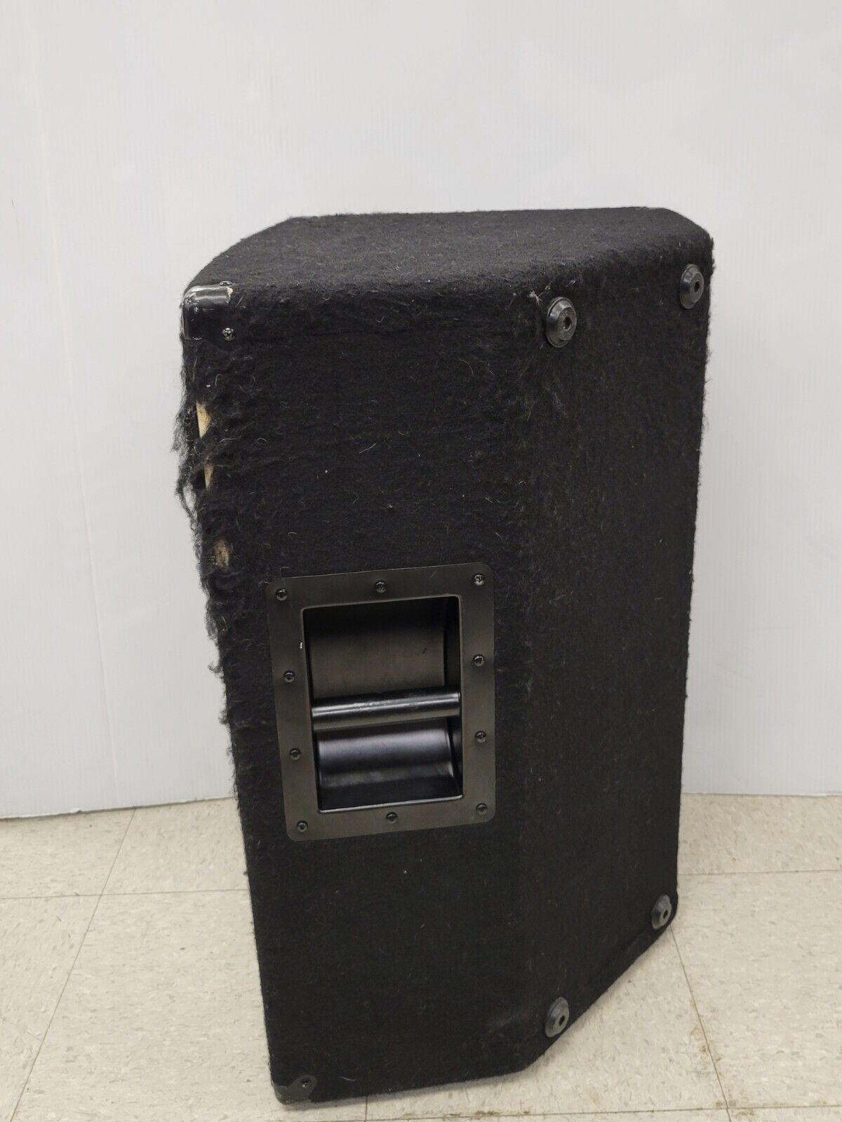 (55145-1) Yorkville YX15P Speakers