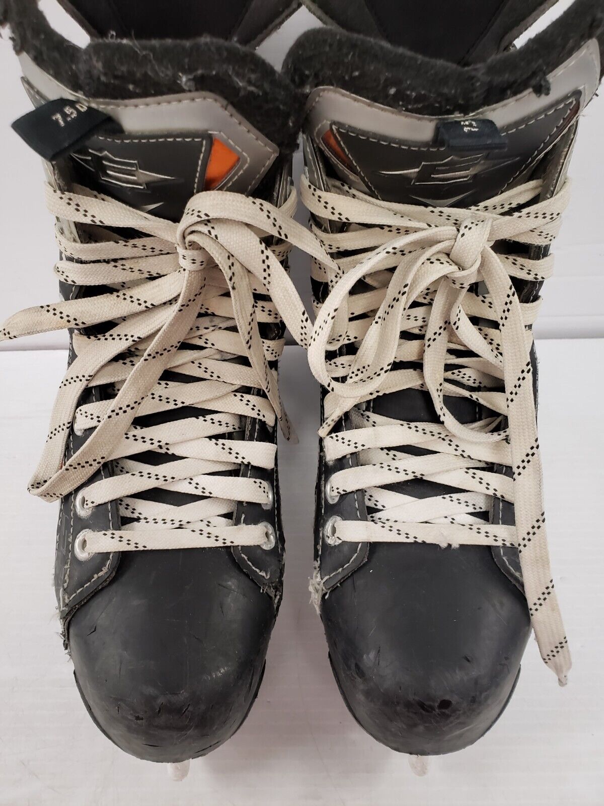 (50954-2) Easton Skates - Sz. 7.5D