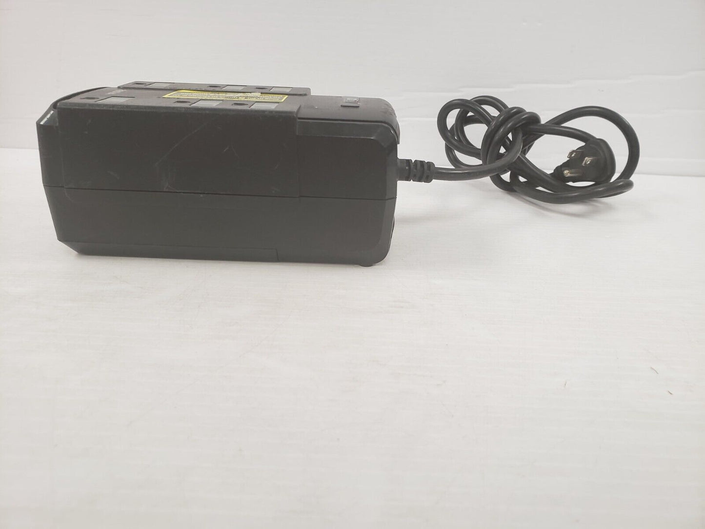 (I-27779) Protecteur de surtension W-Box Technologies 350 VA