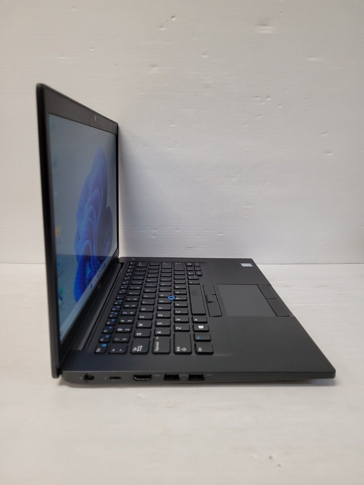 (N75808-1) Dell P73G Laptop