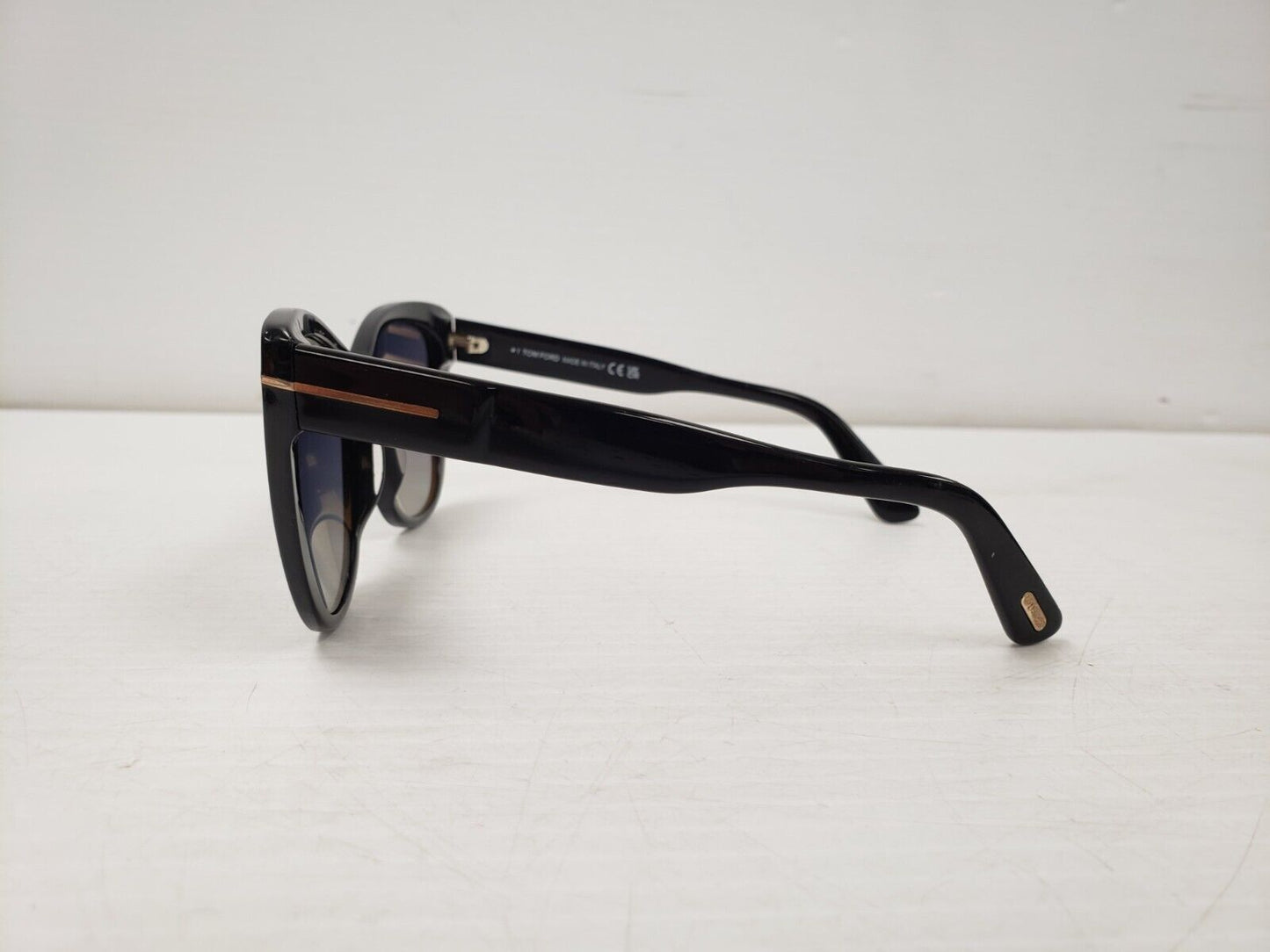 (42252-1) Tom Ford Nora Sunglasses