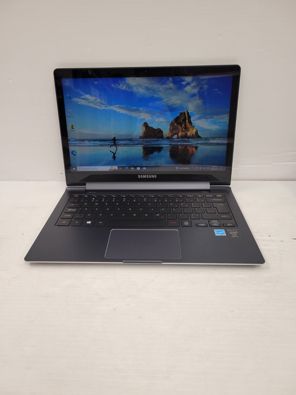 (42645-1) Samsung NP940X3G Laptop