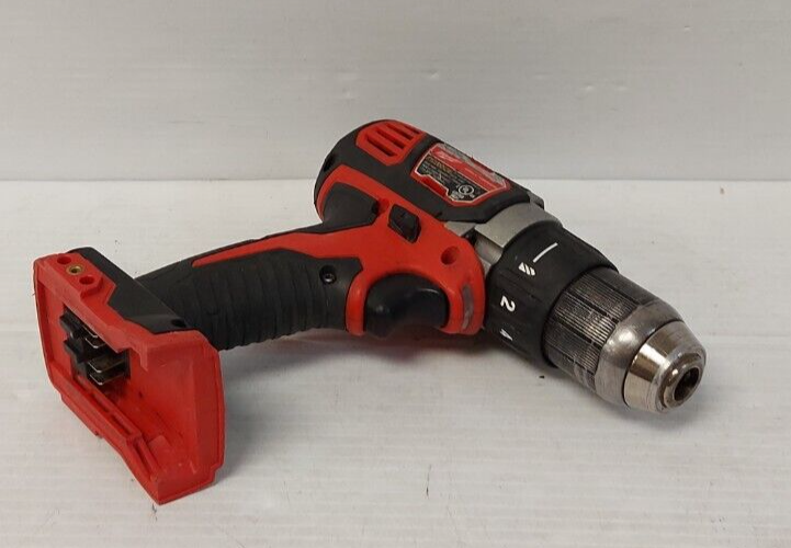 (N81435-1) Perceuse/visseuse Milwaukee 2606-20 1/2" avec batte