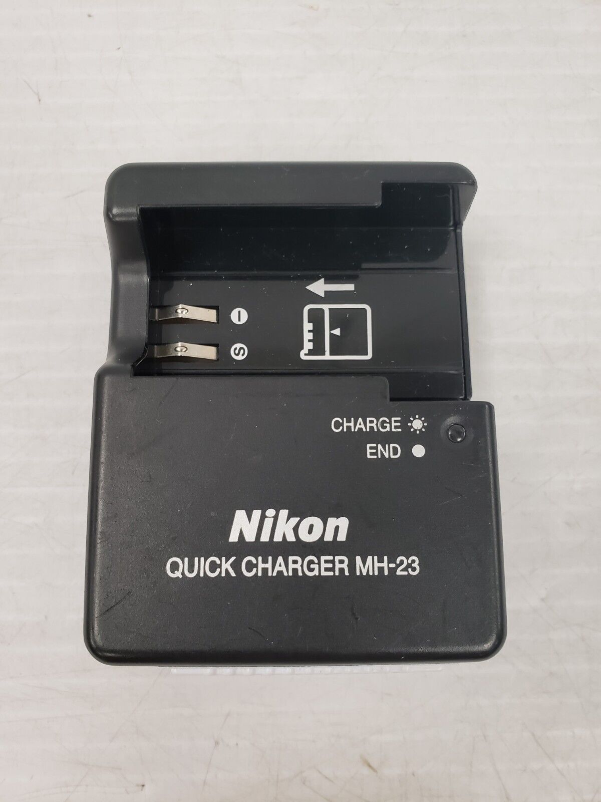 (I-33064) Chargeur de batterie Nikon MH-23