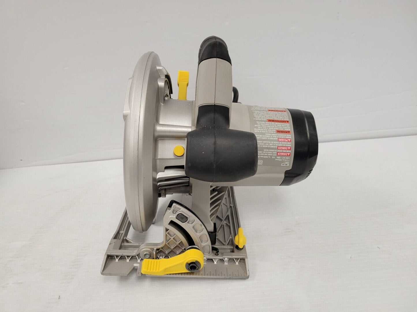 (51727-1) Scie circulaire Stanley FME305