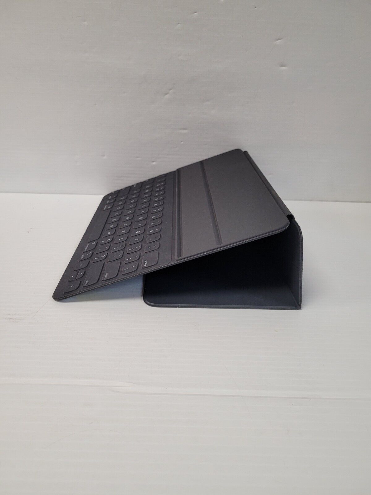 (N79633-1) Étui folio pour clavier intelligent Apple A2039