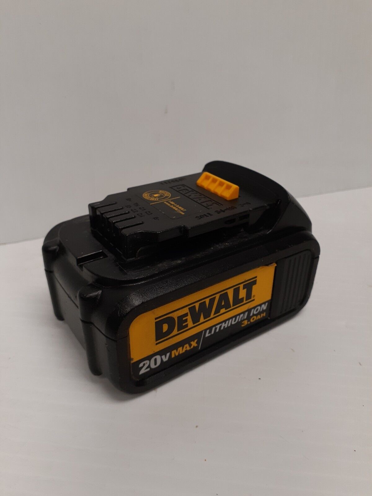 (N13234-2) Dewalt DCD985 Cordless Drill