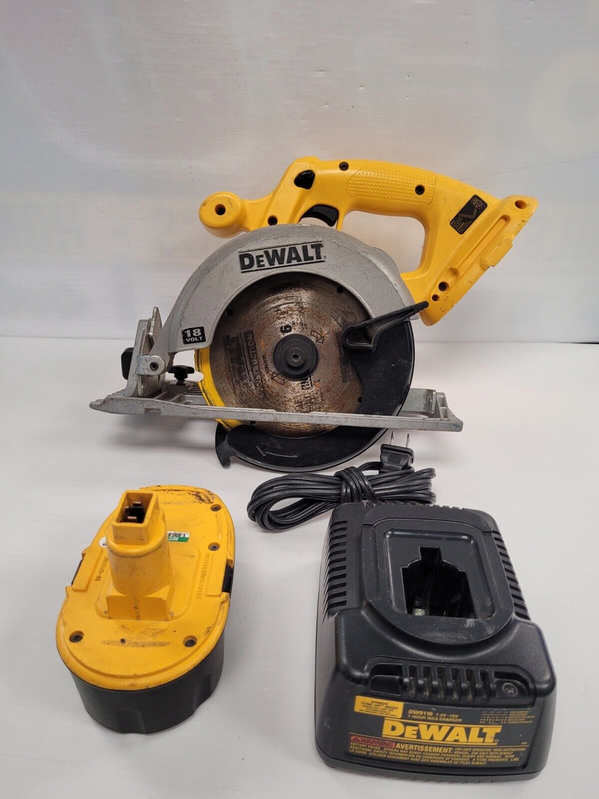 (N71604-4) Dewalt DCS392 Circular Saw Kit