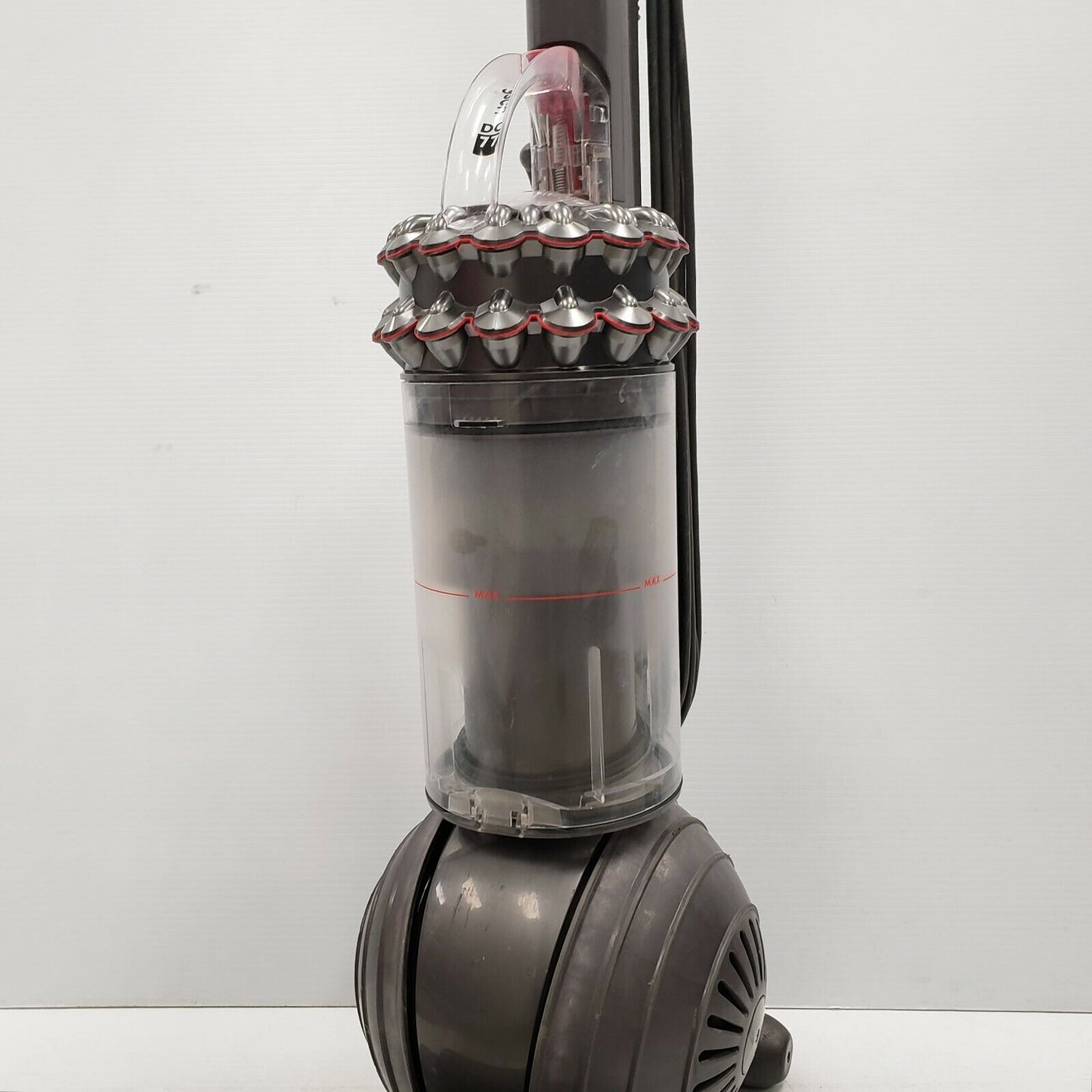 (26579-1) Aspirateur Dyson DC77