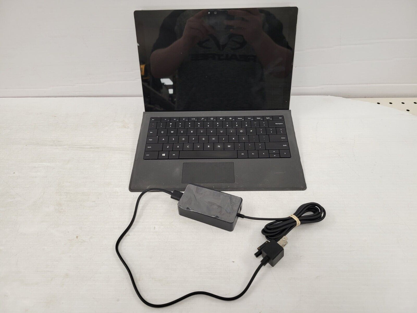 (49610-1) Microsoft 1724 Laptop