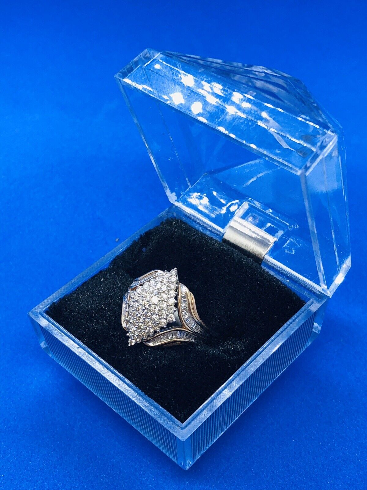 (N5421) Ladies 10K Gold Ring