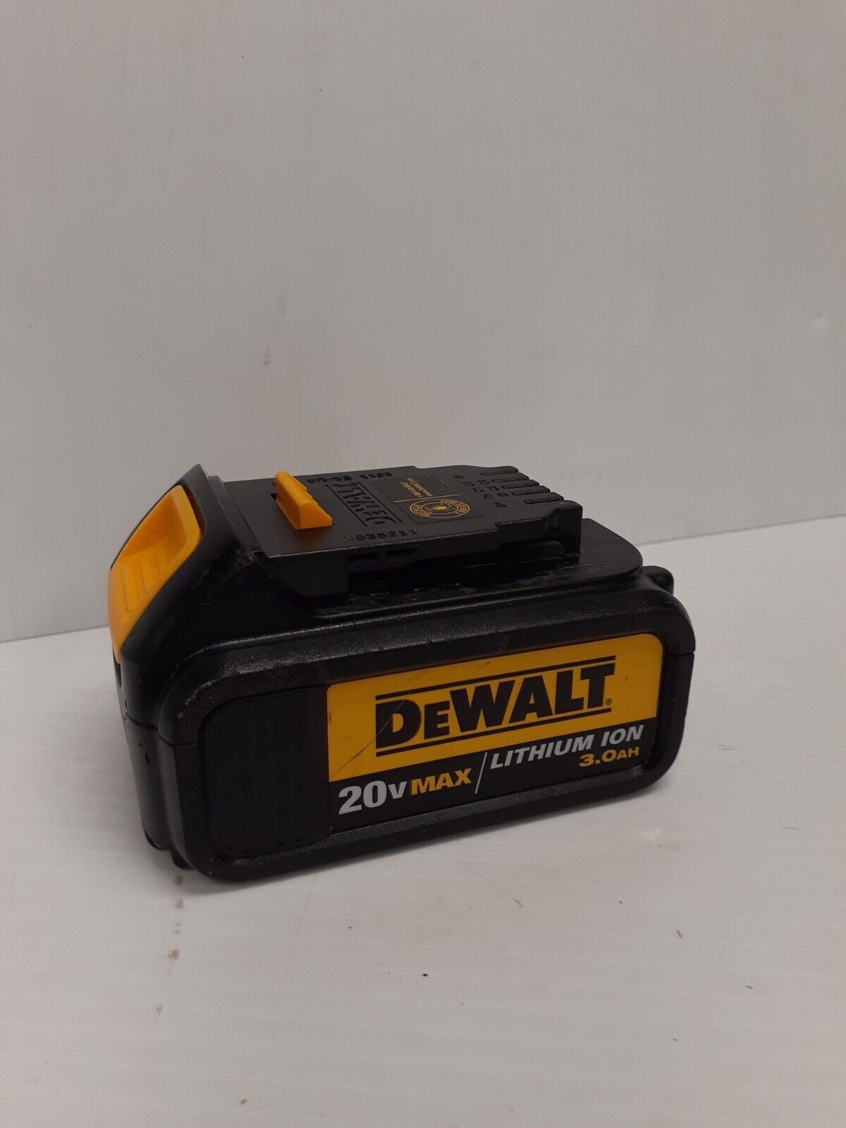 (N13234-2) Dewalt DCD985 Cordless Drill