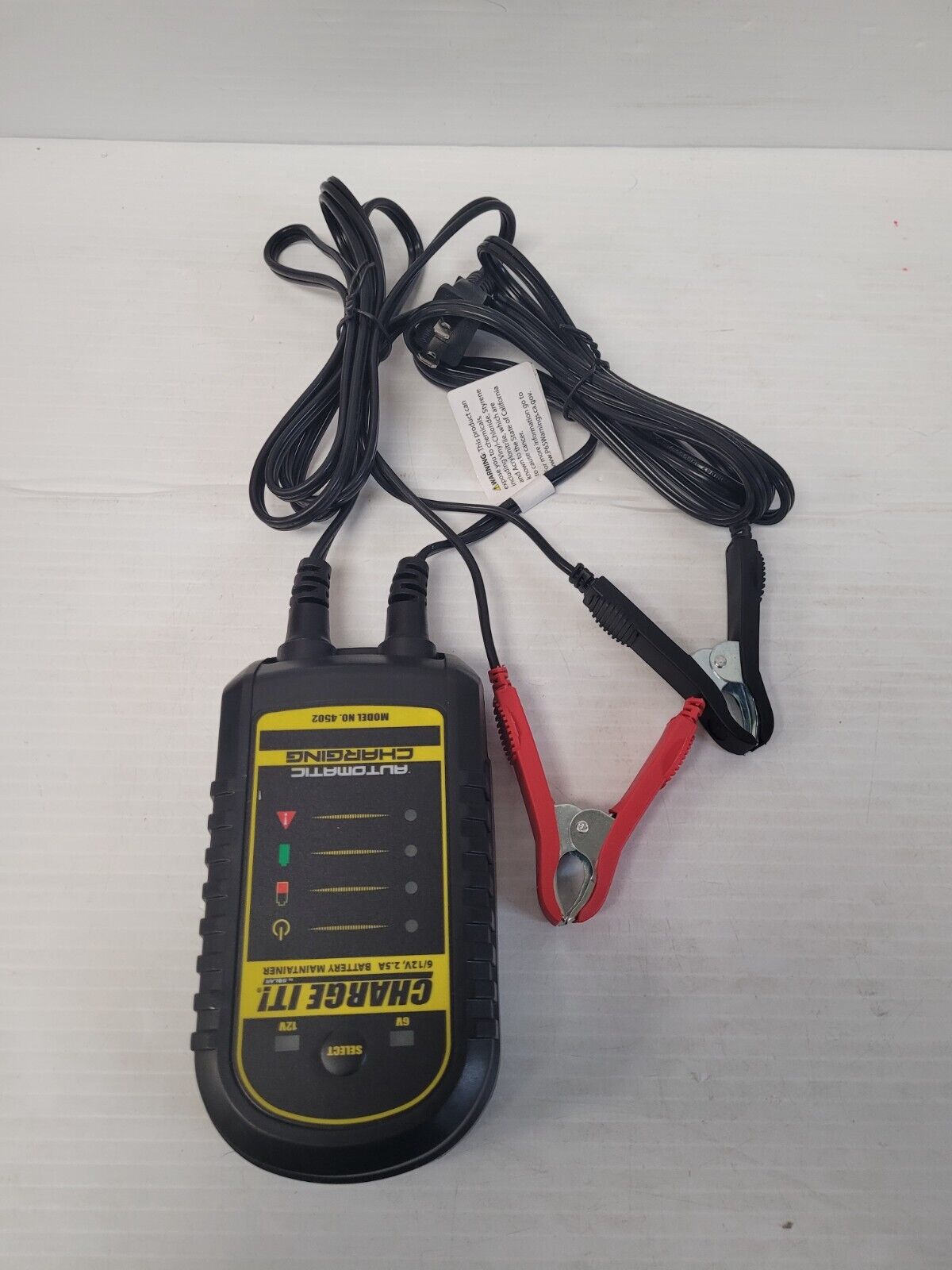 (N80393-1) Chargez-le avec le chargeur/mainteneur de batterie Solar 4502